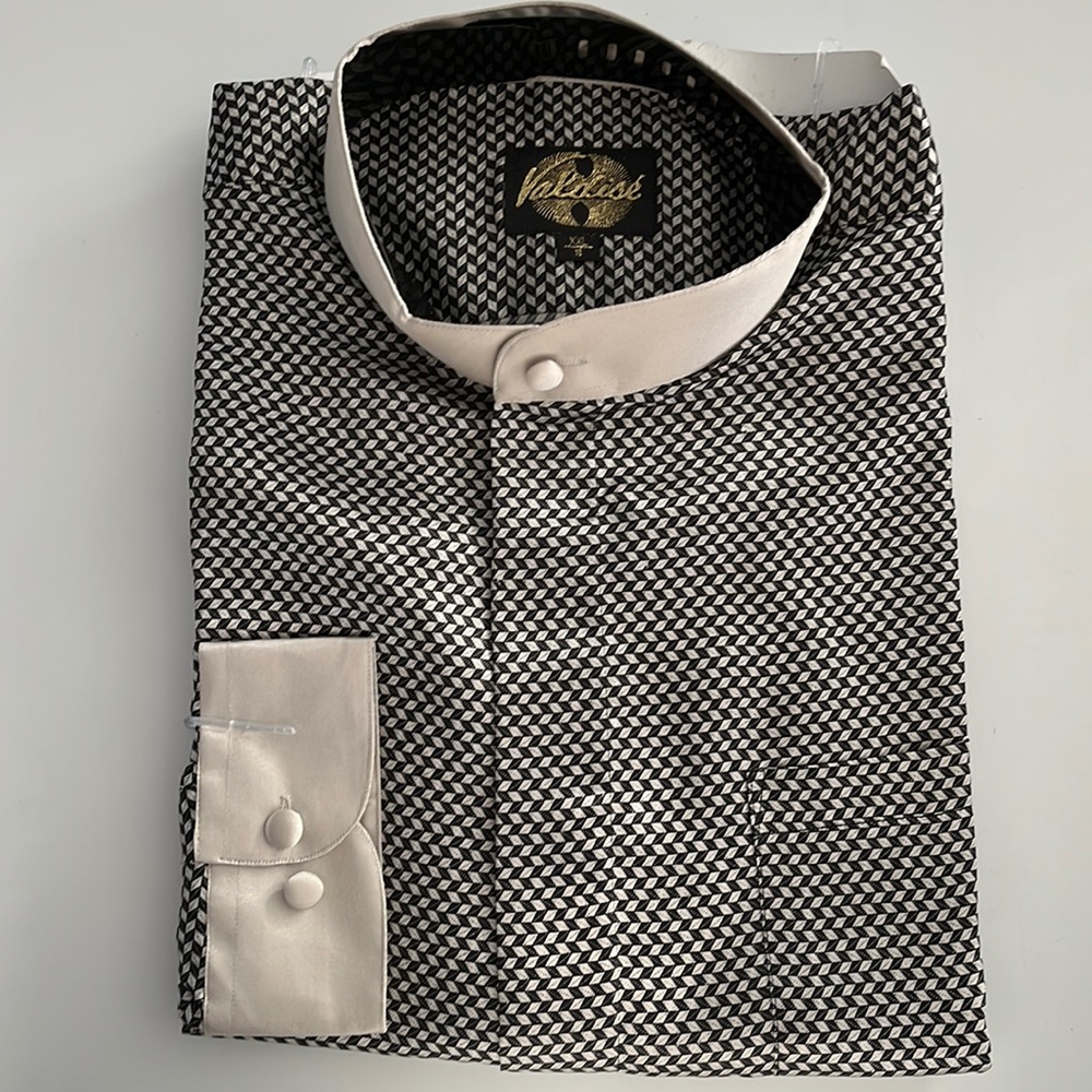 Long sleeve retro. Satin.